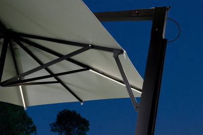 Kit LED installé sur un parasol à mât déporté