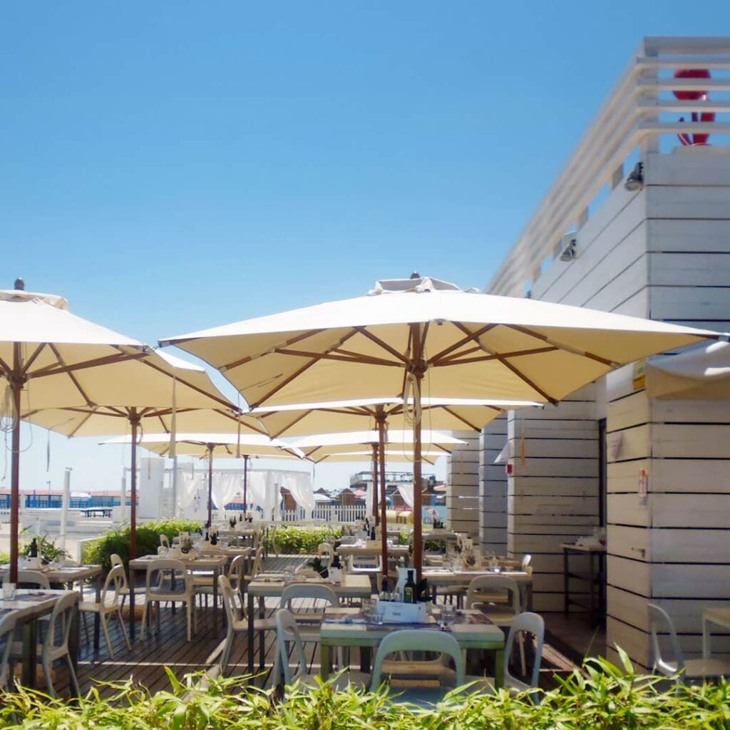 Parasol carré en bois Kotò Bangkok pour terrasse et jardin