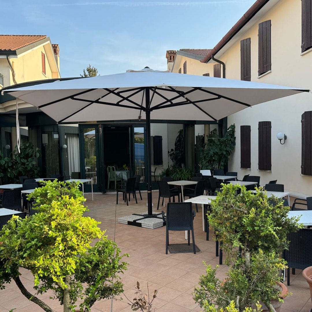 Parasol maxi en aluminium Dubai pour terrasse professionnelle